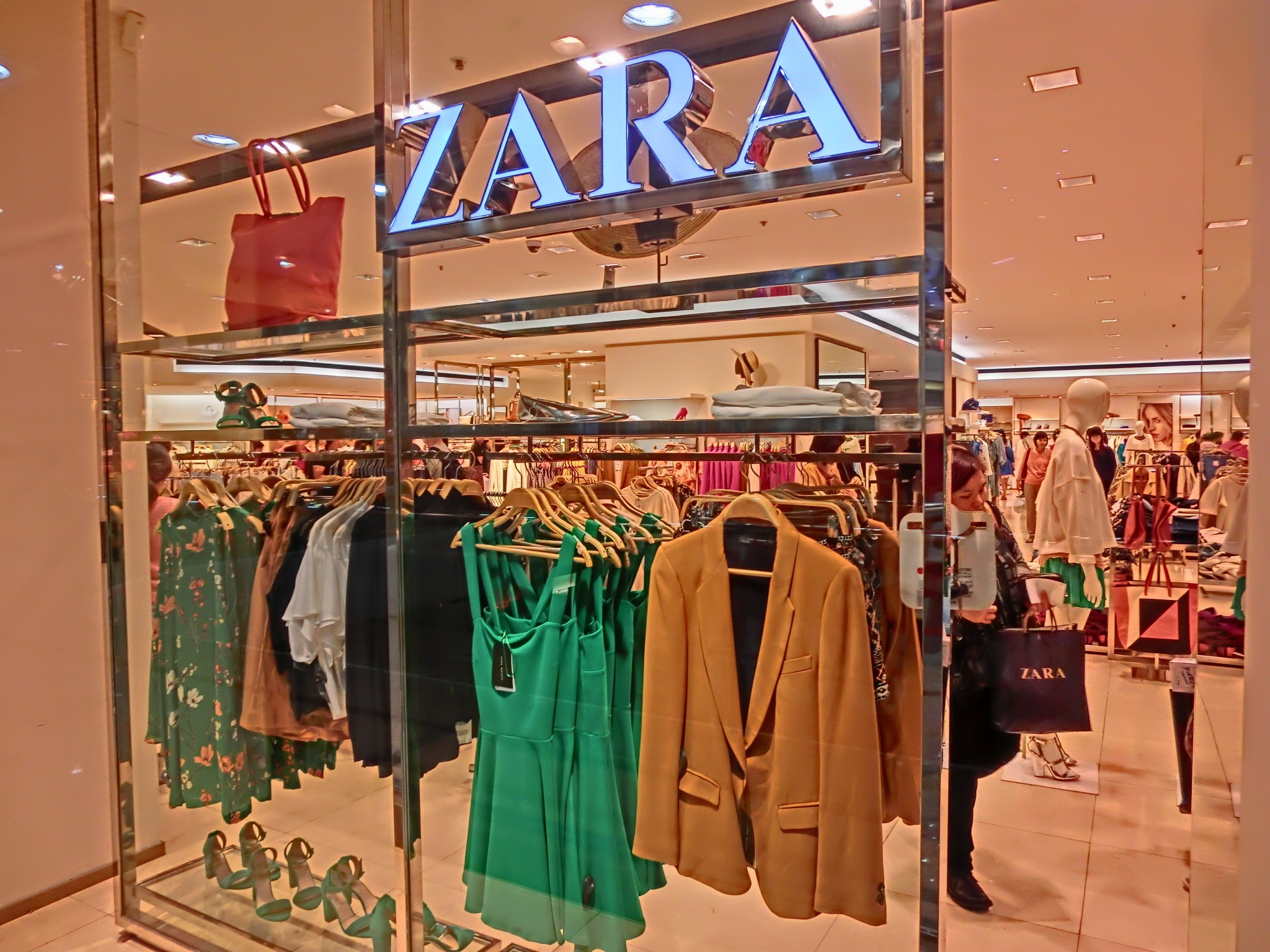 Zara-shop-front2